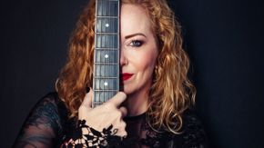 0408 Anneke Van Giersbergen