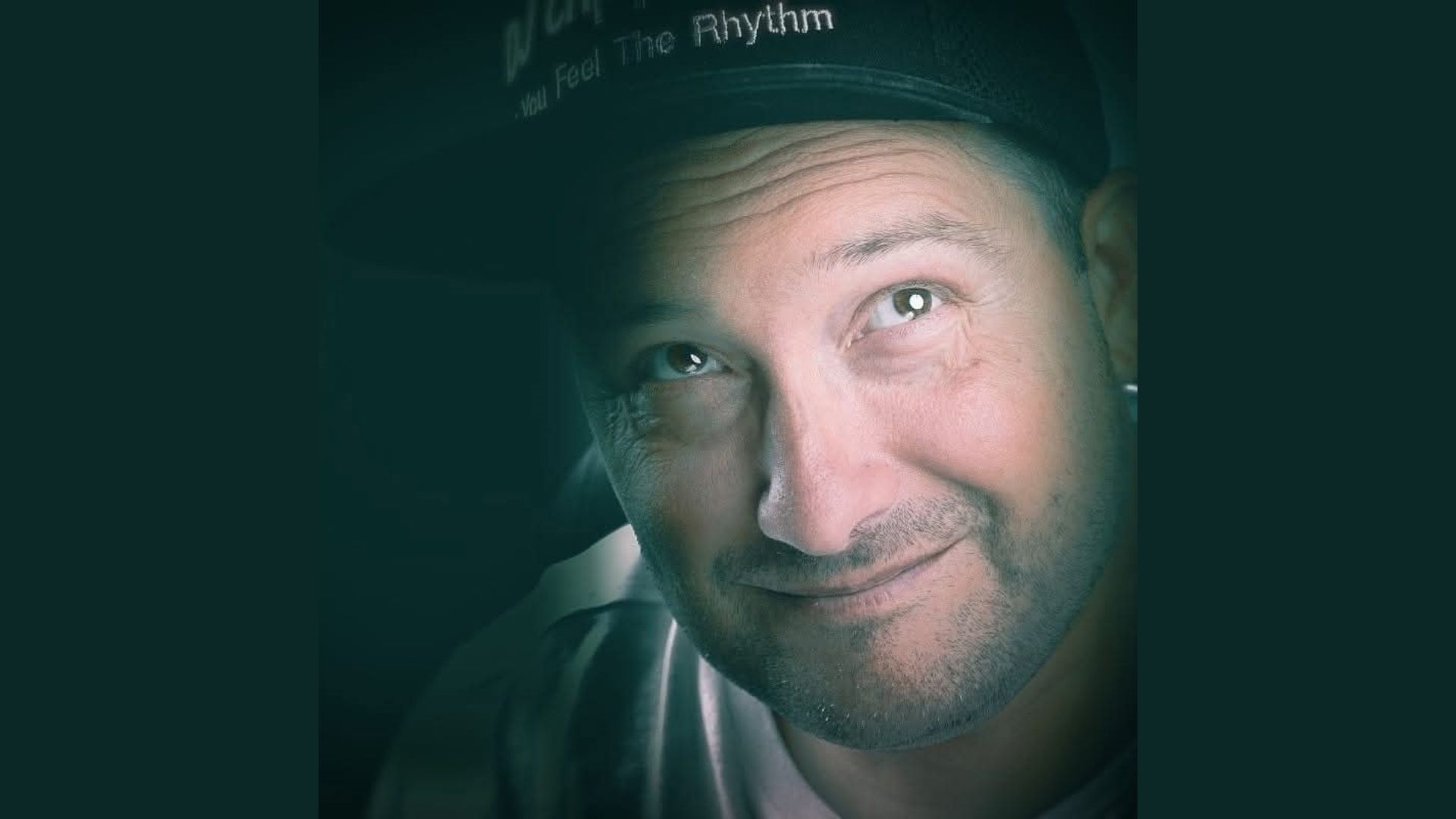 Model.HeaderVisualTitle