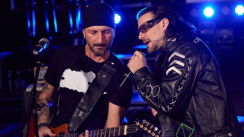 U2 THE MUSIC One Love (3)