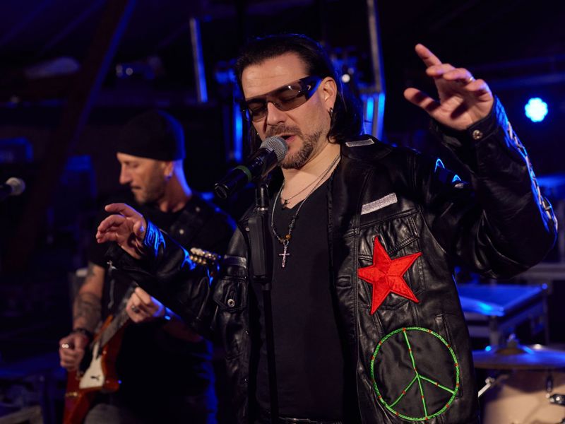 U2 THE MUSIC One Love (4)