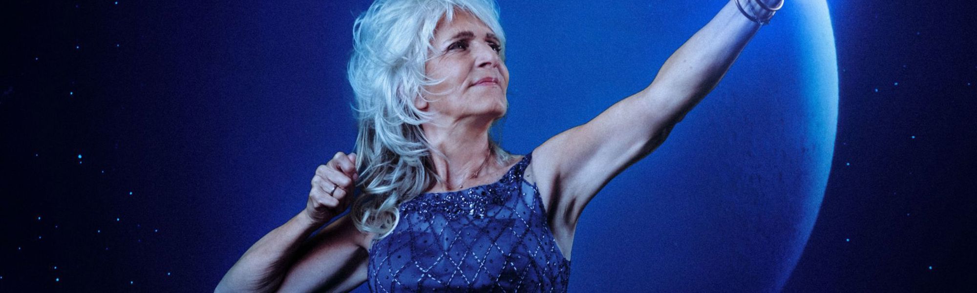 Model.HeaderVisualTitle