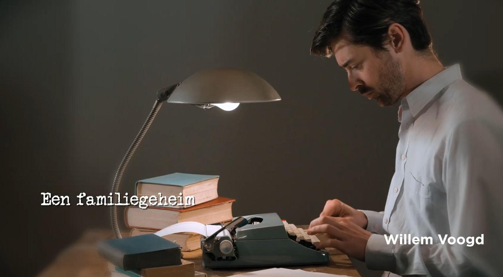 Model.HeaderVisualTitle